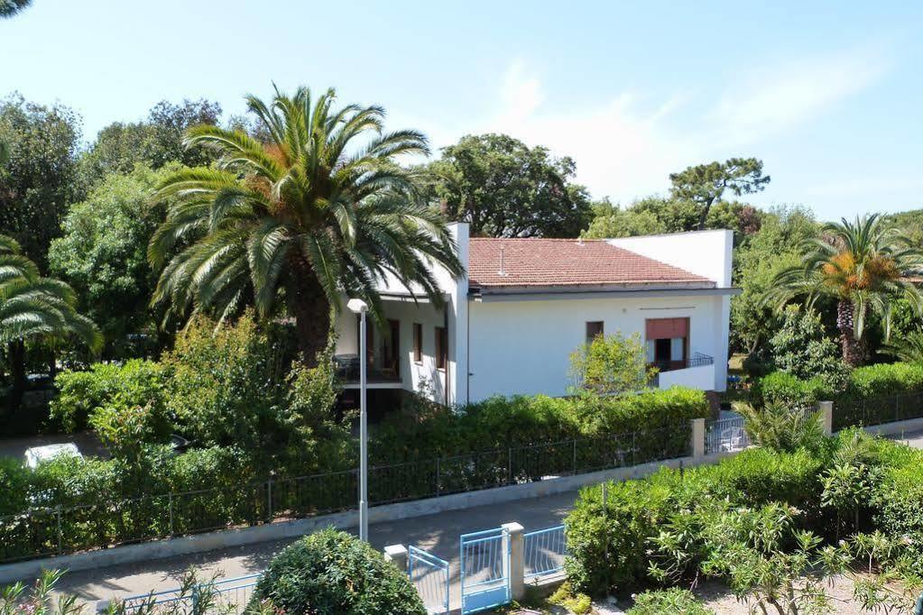 Invilla Seristori, A 50 M Dal Mare San Vincenzo Exterior foto